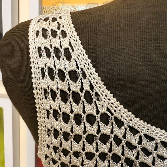 Y2K 90s Hand-Crocheted White Fringe Tank Top w/ Beaded Hem - Picture 6 of 6